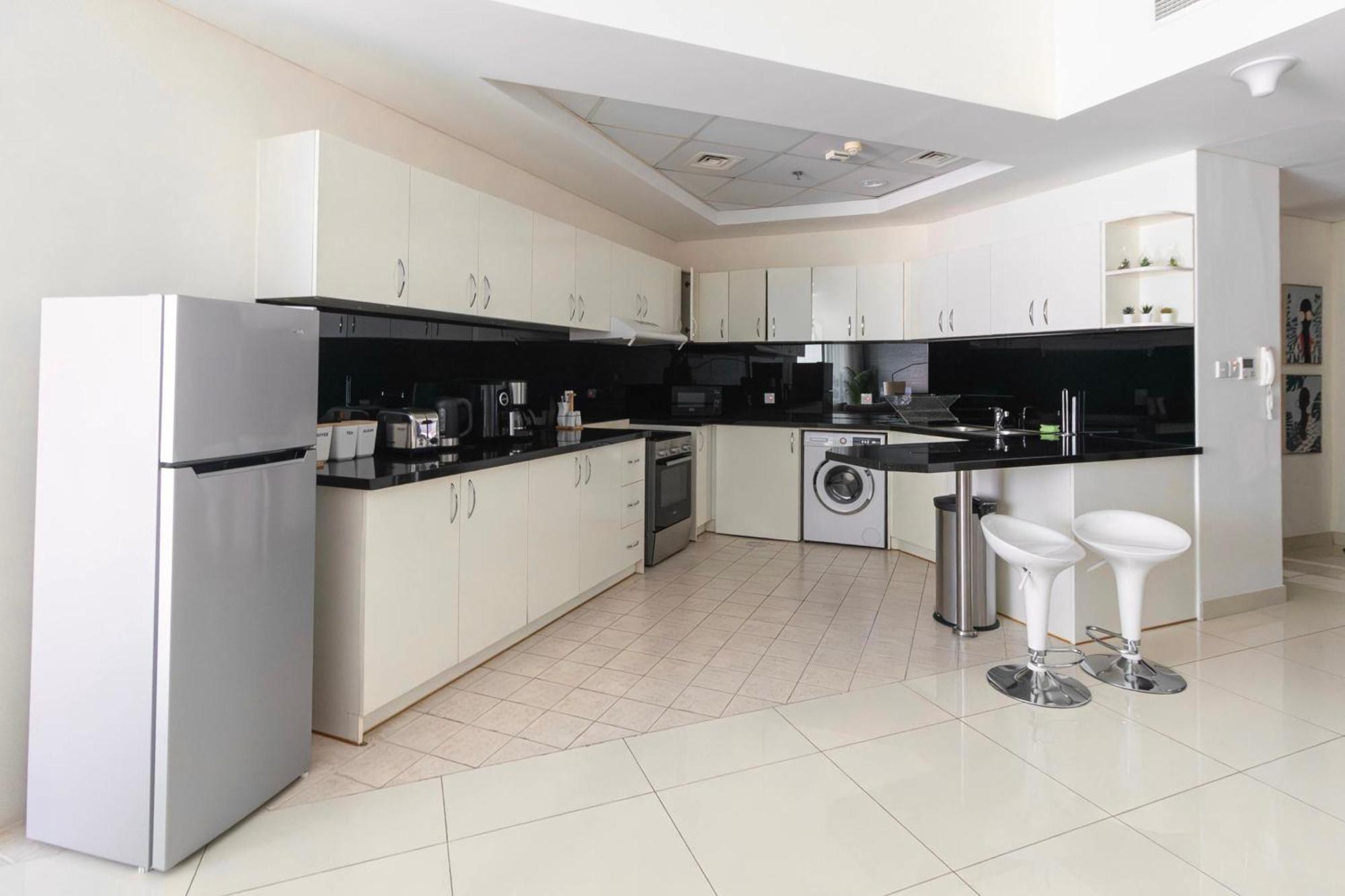 Relaxing 2Br Haven In Dubai Marina Perfect Location & Amenities Apartment Exterior foto